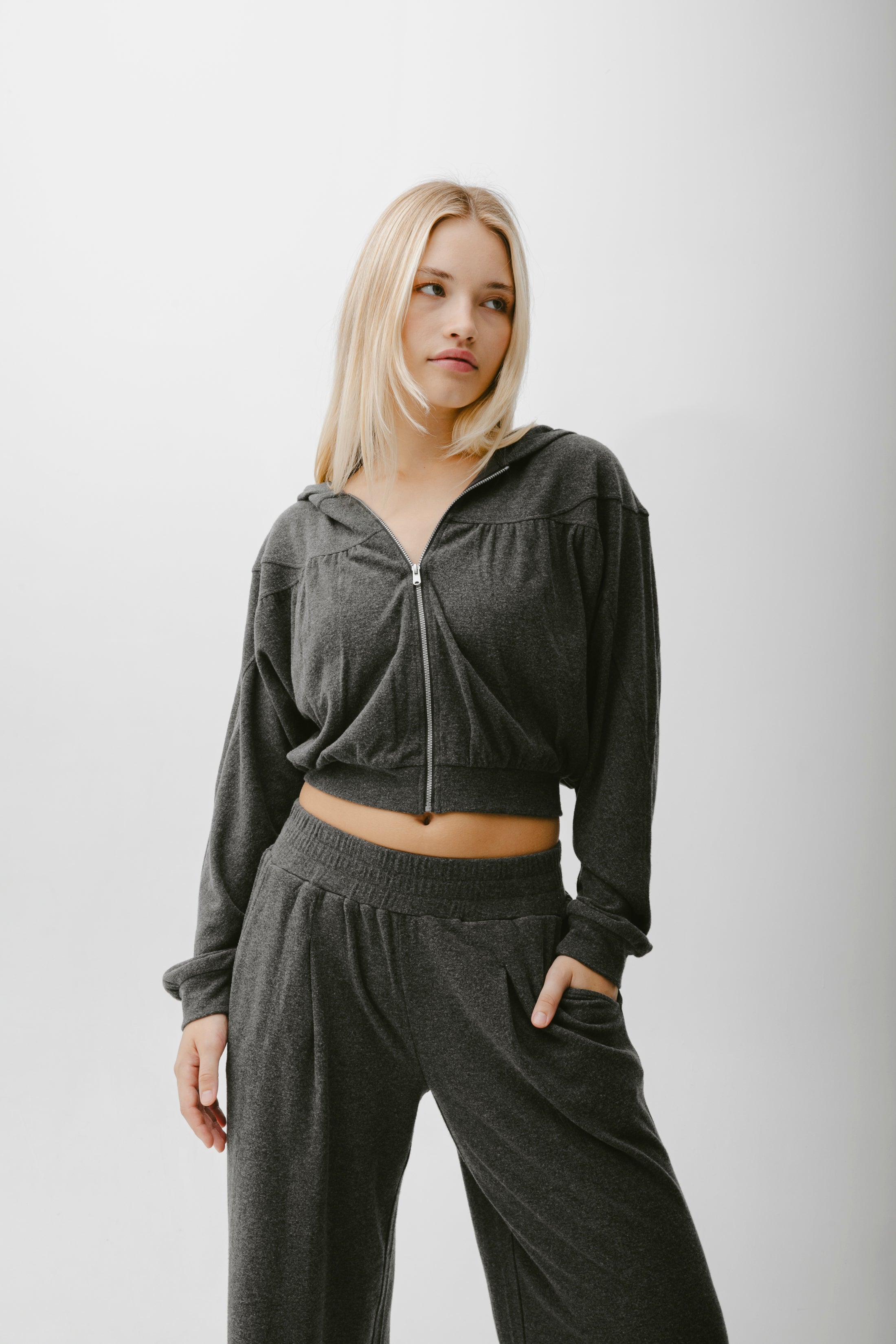 Sweatshirts & Hoodies